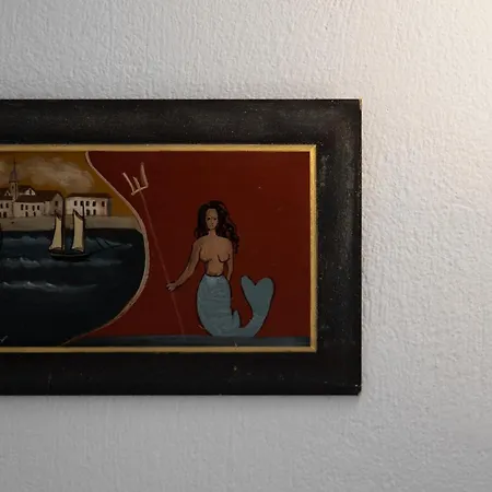 卡斯特罗宅邸公寓